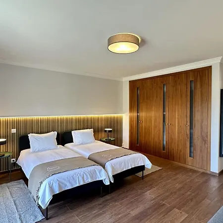 Villa Aguia - Private Pool - 10 Pax - Albufeira