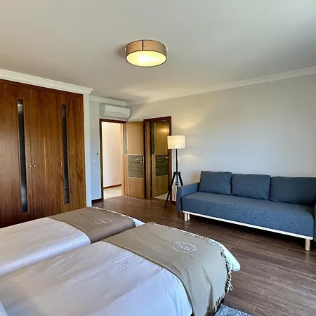 Villa Aguia - Private Pool - 10 Pax - Albufeira
